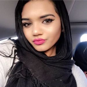 Meet your Posher, Atika